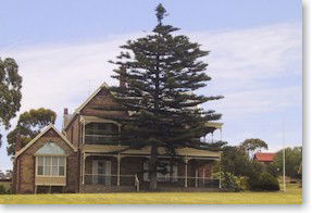 Boston House Motel - Accommodation Cairns 0
