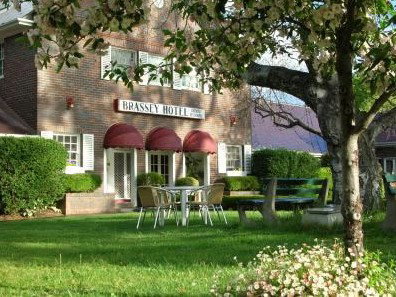 Brassey Of Canberra - Accommodation Cairns 0