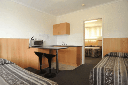 Bamboo Motor Inn - Accommodation Cairns 2