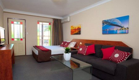 Central Railway Hotel - Accommodation Cairns 0