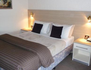 Hamiltons Townhouse Motel - Accommodation Cairns 0