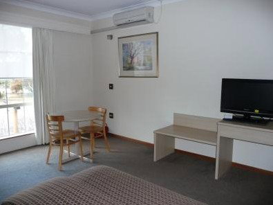Hamiltons Townhouse Motel - Accommodation Cairns 3