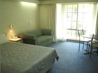 Hamiltons Townhouse Motel - Accommodation Cairns 4