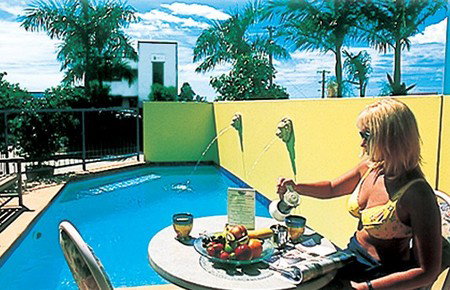 Caribbean Motel - Accommodation Cairns 1