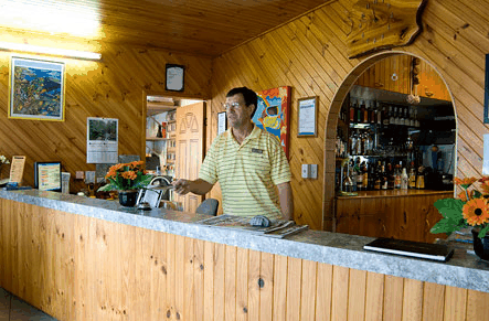 Barrier Reef Motel - Accommodation Cairns 5