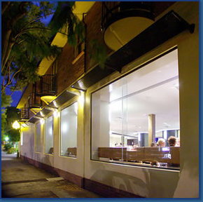 The Manly Hotel - Accommodation Cairns 2