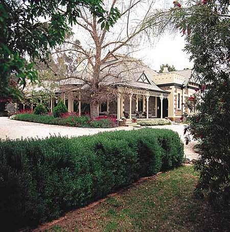 The Lodge Country House - Accommodation Cairns 0