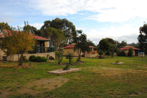 Lakes Entrance Country Cottages - Accommodation Cairns 0