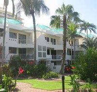 Camargue Beachfront Apartments - Accommodation Cairns