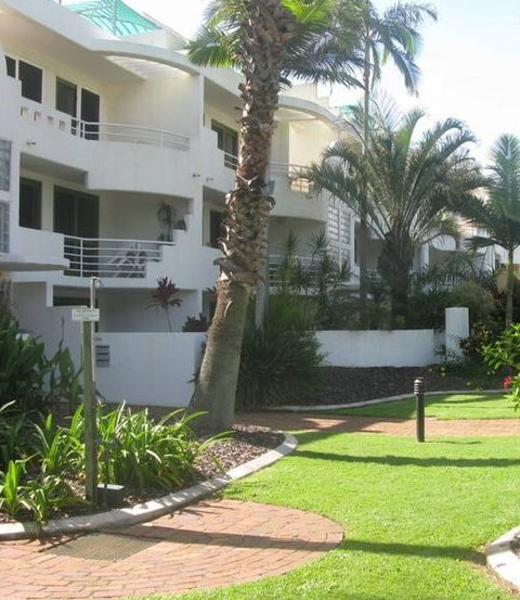 Camargue Beachfront Apartments - Accommodation Cairns 1