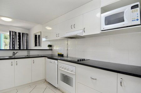 White Crest Luxury Apartments - Accommodation Cairns 3