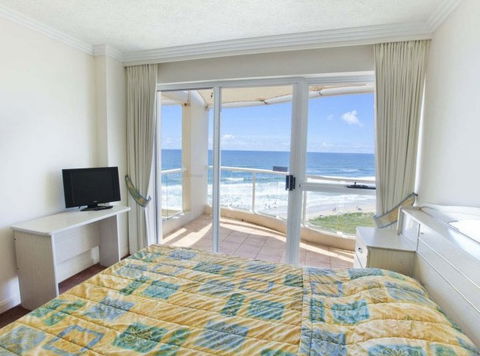 Regency On The Beach - Accommodation Cairns 3