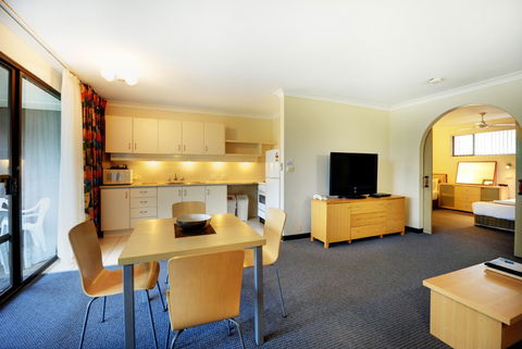 Absolute Beachfront Smugglers On The Beach - Accommodation Cairns 1
