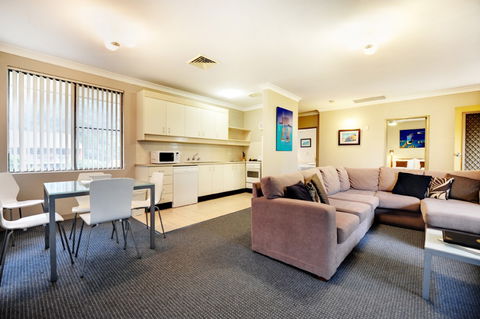 Absolute Beachfront Smugglers On The Beach - Accommodation Cairns 5