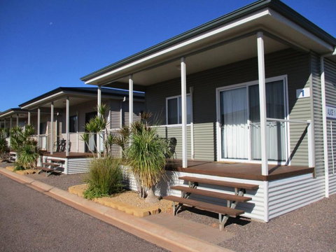 Sundowner Cabin And Tourist Park - Accommodation Cairns 10