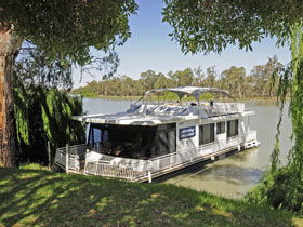 House Boats Renmark SA Accommodation Cairns