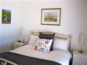 ArtWine Cottages - Accommodation Cairns 0