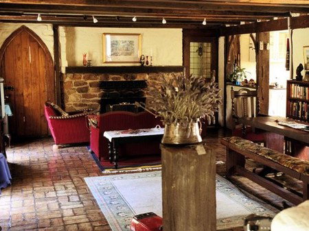 Wuthering Heights - Bronte Manor - Accommodation Cairns 2
