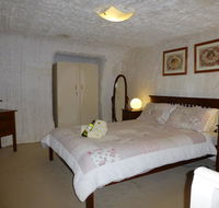Underground Bed and Breakfast - Accommodation Cairns