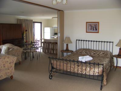 Anchorage At Victor Harbor Seafront Hotel - Accommodation Cairns 2