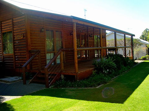 Ottilie's Cabin - Accommodation Cairns 1