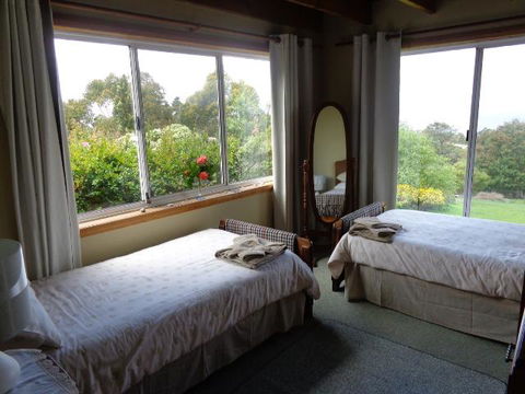 The Eagles View - Accommodation Cairns 4