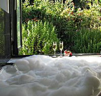 Escape To - Accommodation Cairns