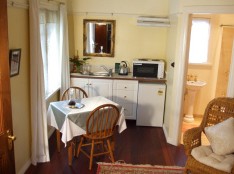 Elm Wood Classic Bed And Breakfast - Accommodation Cairns 3