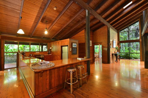 Wait A While Retreat - Accommodation Cairns 7