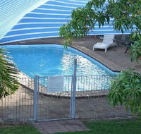 Ashs Holiday Units and Cafe - Accommodation Cairns