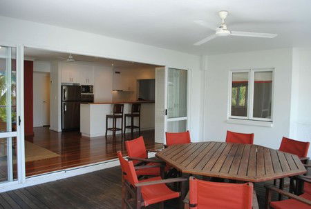 BeachView Apartments At Villa Paradiso - Accommodation Cairns 2