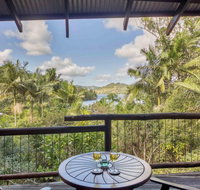 Secrets on the Lake - Accommodation Cairns