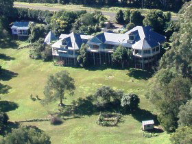 The Spotted Chook Ferme Auberge And Amelies Petite Maison - Accommodation Cairns 0