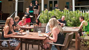 Halse Lodge Backpackers Hostel YHA - Accommodation Cairns 2