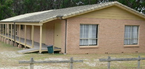 Burrill Pines Motel - Accommodation Cairns 3