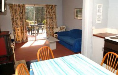 Blackheath Holiday Cabins - Accommodation Cairns 3