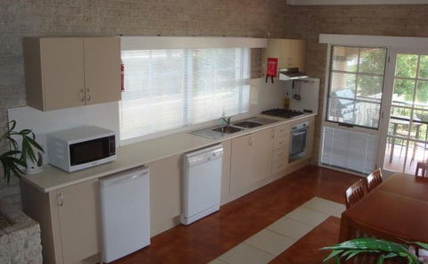 Caroline Bay Getaway - Accommodation Cairns 0