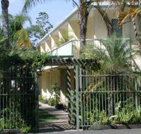 Bayshores Holiday Apartments - Accommodation Cairns