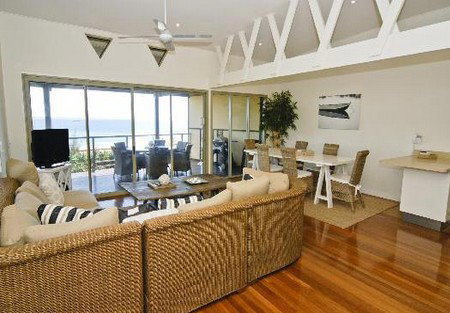 Claytons On Cylinder Beach Front Apartments - Accommodation Cairns 1