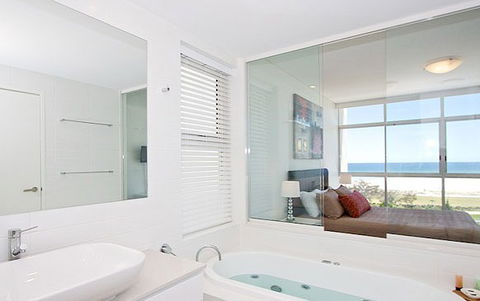 Kirra Surf Apartments - Accommodation Cairns 1