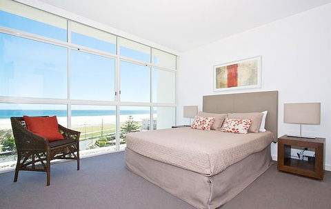 Kirra Surf Apartments - Accommodation Cairns 5