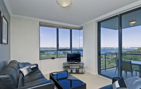 Aqualine Apartments - Accommodation Cairns 2