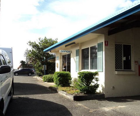 Palm Beach Mobile & Tourist Park - Accommodation Cairns 0