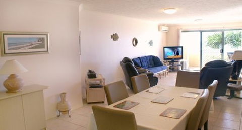 Golden Sea Apartments - Accommodation Cairns 1