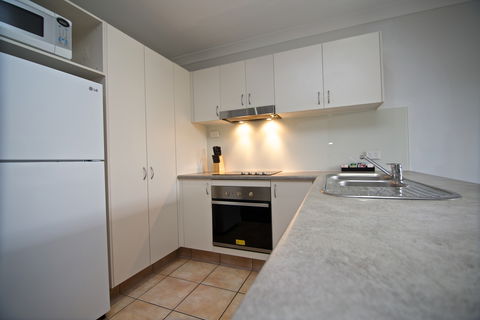 Blue Water Bay Luxury Villas - Accommodation Cairns 5
