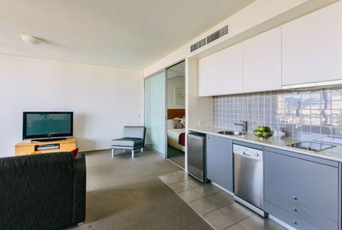 Cairns Harbour Lights Hotel - Accommodation Cairns 1
