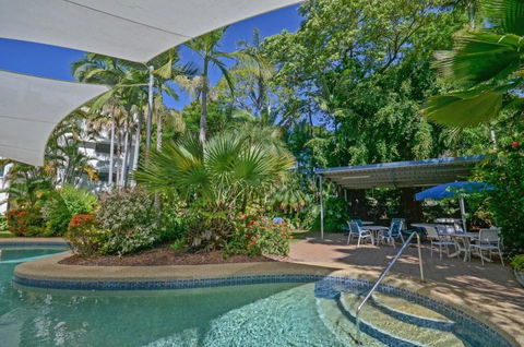 Roydon Beachfront Holiday Apartments - Accommodation Cairns 3