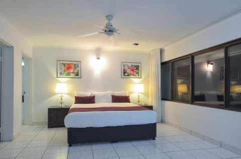 Roydon Beachfront Holiday Apartments - Accommodation Cairns 7