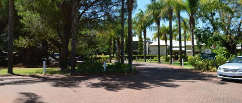 Swan Valley Oasis Resort - Accommodation Cairns 2