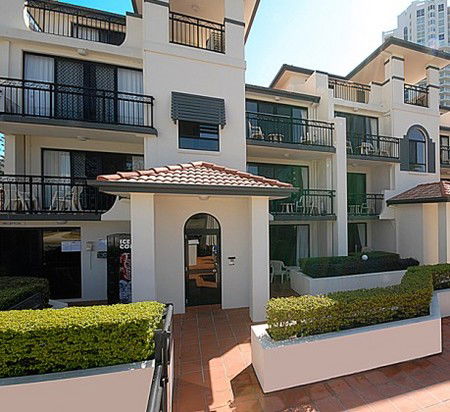 Island Beach Resort - Accommodation Cairns 2